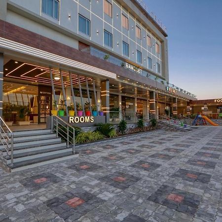 Hotel Decent Unjha Экстерьер фото