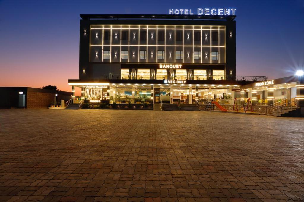 Hotel Decent Unjha Экстерьер фото
