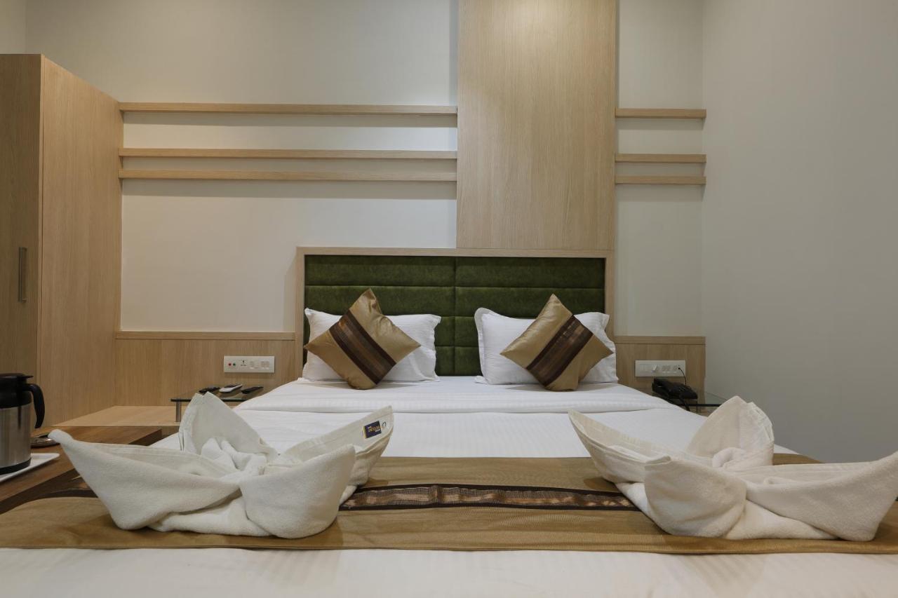 Hotel Decent Unjha Экстерьер фото